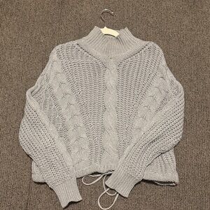 Elegant Women's Cable Knit Turtleneck Sweater in Light Gray
